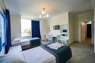 Blue Pearl Hotel& Villas