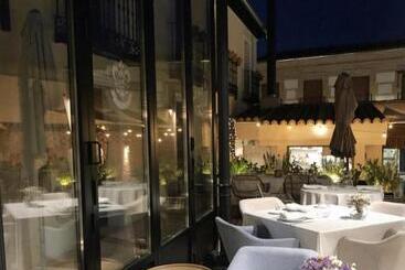 هتل Boutique Casa Del Comendador