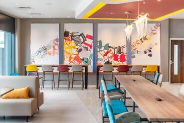 هتل Hampton By Hilton High Wycombe