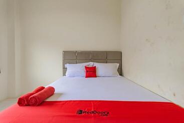 هتل Reddoorz Near Arka Sepinggan Airport Balikpapan