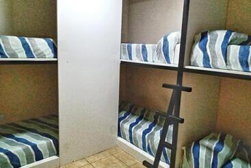 هتل Willy Hostel