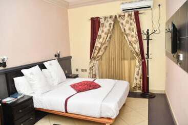 پانسیون Room In Lodge   Choice Gate Hotel Suitespresidential Suite For 6