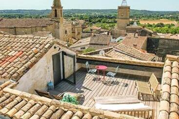 تختخواب و صبحانه La Maison D'aimé