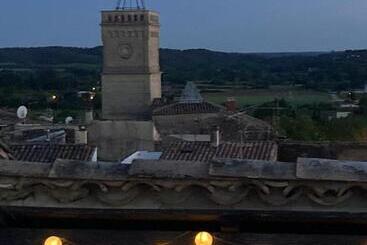 تختخواب و صبحانه La Maison D'aimé