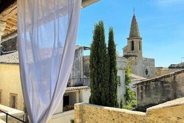 تختخواب و صبحانه La Maison D'aimé
