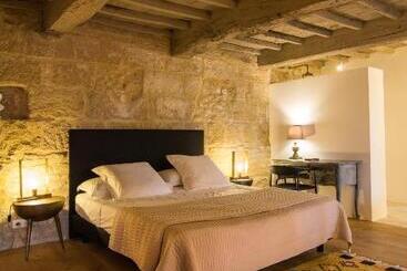 تختخواب و صبحانه La Maison D'aimé