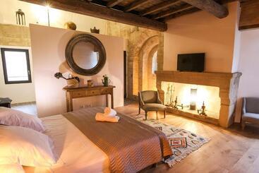 تختخواب و صبحانه La Maison D'aimé