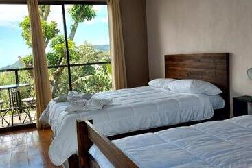تختخواب و صبحانه Rancho Huacatay