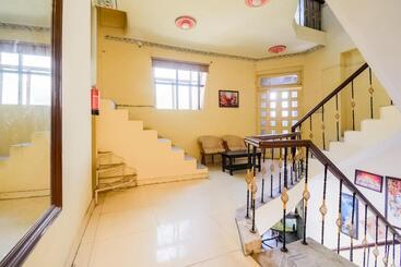 Collection O Hotel Rajwada Palace