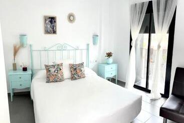هتل 6 Grifos Habitaciones Turísticas