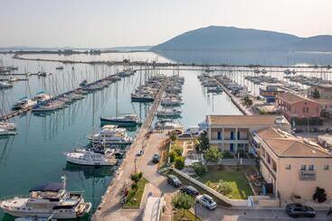 هتل Ianos Bay