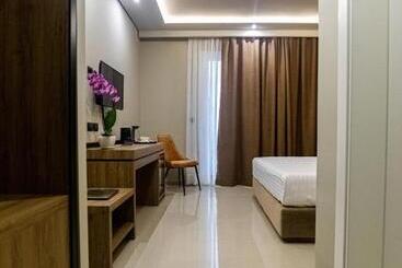 Kraal Hotel Vlore