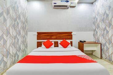 هتل Oyo 79224  Shubh