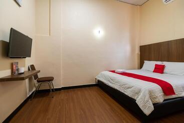 هتل Reddoorz Plus Near Ramayana Pematangsiantar