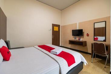 هتل Reddoorz Plus Near Ramayana Pematangsiantar