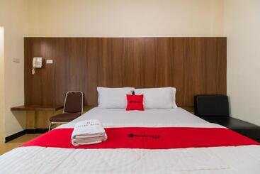 هتل Reddoorz Plus Near Ramayana Pematangsiantar
