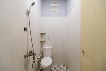 هتل Reddoorz Plus Near Ramayana Pematangsiantar