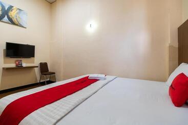 هتل Reddoorz Plus Near Ramayana Pematangsiantar