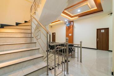 هتل Reddoorz Plus Near Ramayana Pematangsiantar