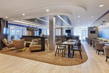 هتل Springhill Suites By Marriott Chicago Chinatown