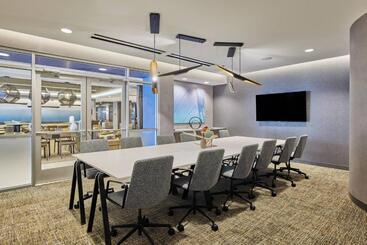 هتل Springhill Suites By Marriott Chicago Chinatown