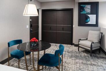 هتل Springhill Suites By Marriott Chicago Chinatown