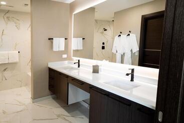هتل Springhill Suites By Marriott Chicago Chinatown