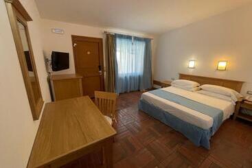Le Mandrelle Beach Resort