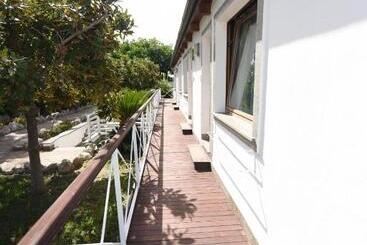 Le Mandrelle Beach Resort
