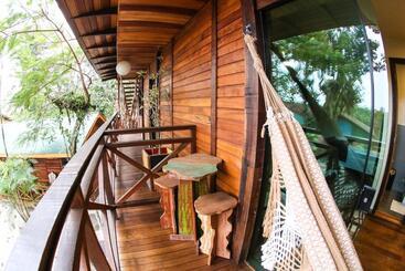 پانسیون Bossa Beach House