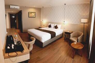 Zenith Premiere Hotel Baubau