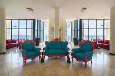 Azalia Beach Hotel Balneo & Spa