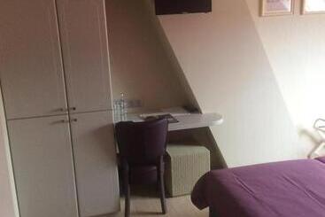 تختخواب و صبحانه A Casa Radici