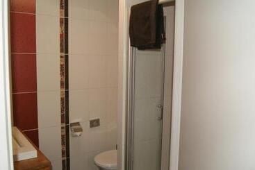 تختخواب و صبحانه A Casa Radici