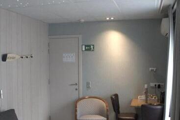 تختخواب و صبحانه A Casa Radici