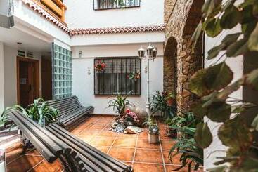 Agusti Hostal