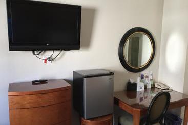هتل Americas Best Value Inn & Suites  Soma