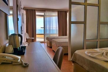 هتل Aphrodite Beach