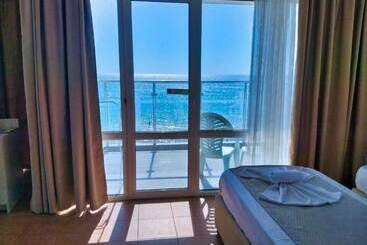 هتل Aphrodite Beach