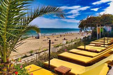 هتل Aphrodite Beach