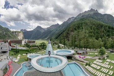 Aqua Dome 4 Sterne Superior Hotel & Tirol Therme Längenfeld