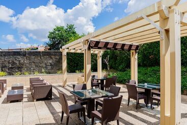 هتل Axis Porto Business & Spa