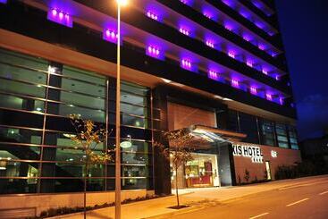 هتل Axis Porto Business & Spa