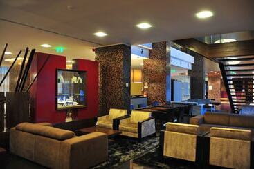 هتل Axis Porto Business & Spa