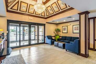 هتل Comfort Inn & Suites Panama City North