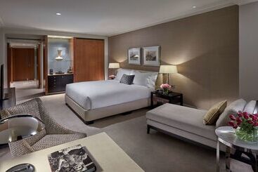هتل Crown Towers Melbourne