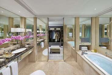 هتل Crown Towers Melbourne
