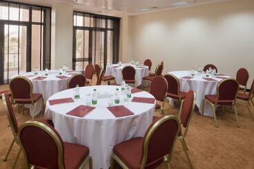 هتل Crowne Plaza Sohar, An Ihg