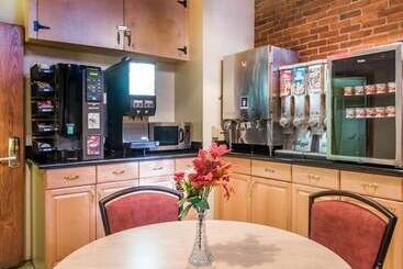 هتل Econo Lodge