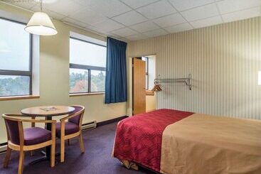 هتل Econo Lodge